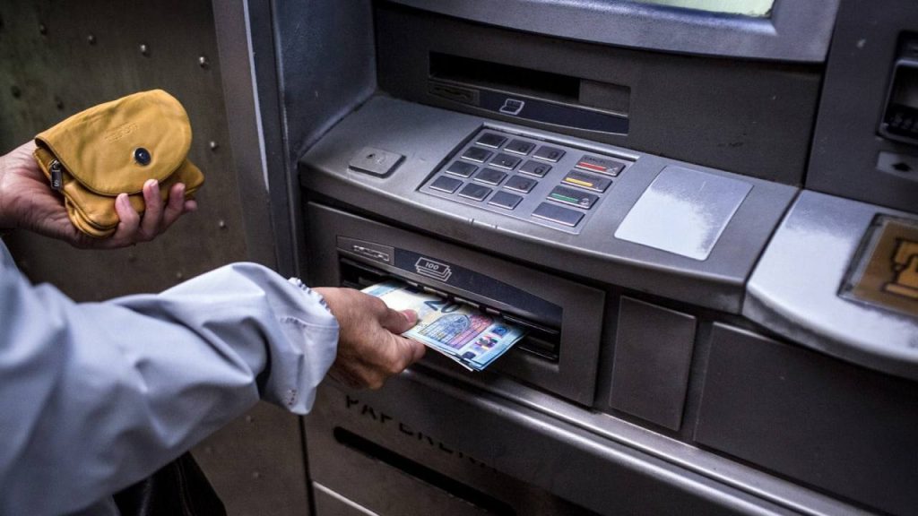 U lipnju će banka promijeniti način povlačenja novca s bankomata: kako novi europski propisi utječu na vas