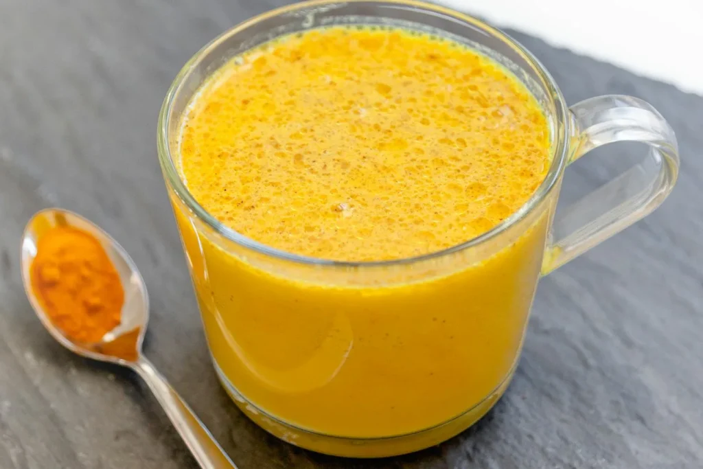 Nema boljeg plamenika masti. Samo ga dodajte u kefir.