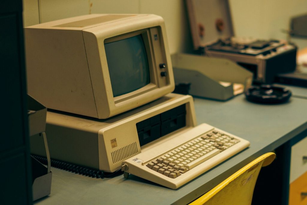 Godine 1981. Microsoft se kladio na MS-DOS kao temeljni kamen svoje budućnosti. Sada je jedna od njegovih glavnih prednosti.