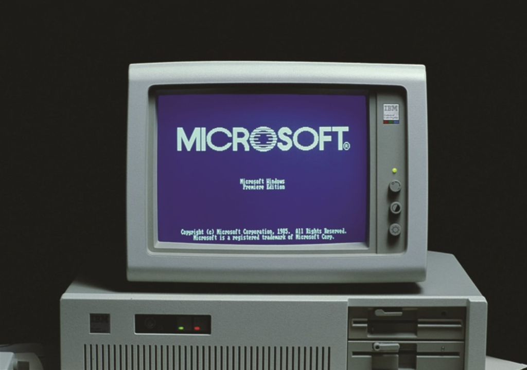 Godine 1981. Microsoft se kladio na MS-DOS kao temeljni kamen svoje budućnosti. Sada je jedna od njegovih glavnih prednosti.