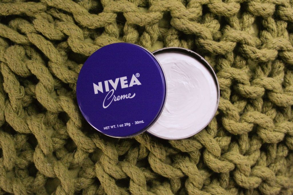 Nivea i žlica: jednostavan trik koji je osvojio Španjolsku za uklanjanje bora i pigmentnih mjesta
