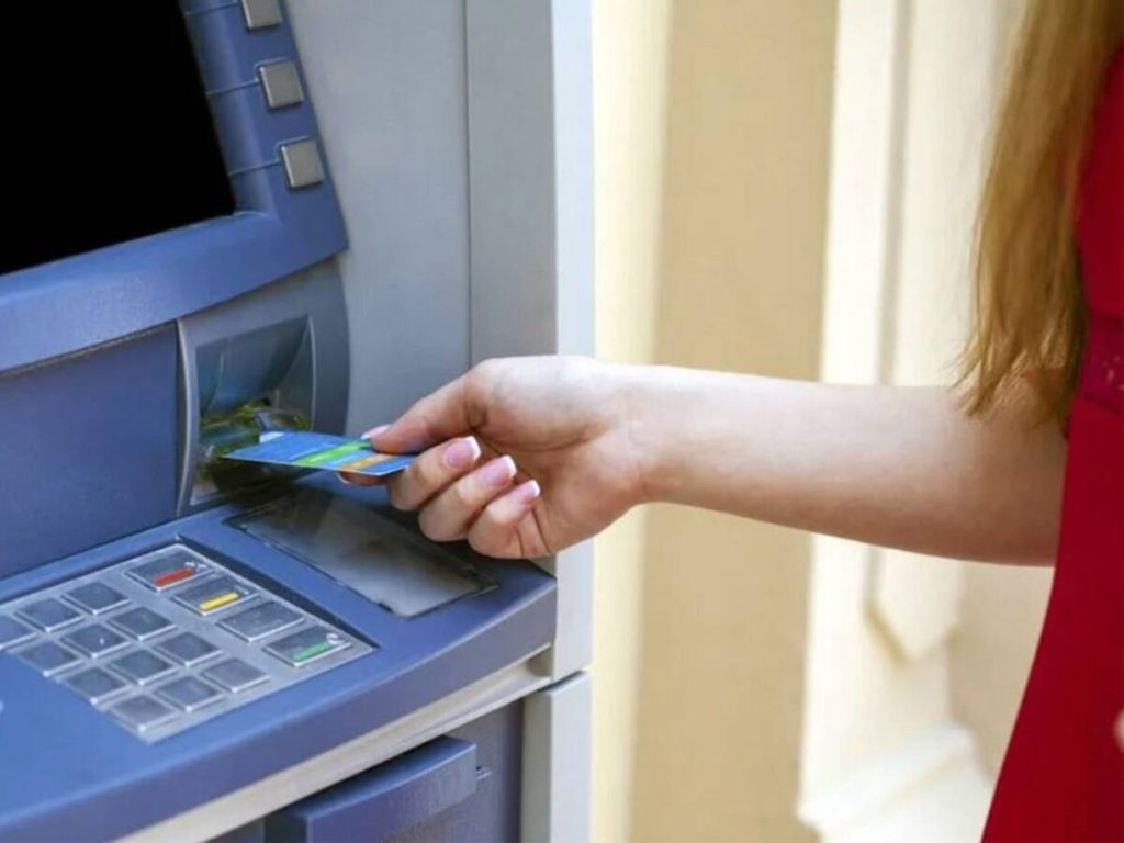 Sofisticirana prijevara u kojoj se mobilni telefoni prikupljaju s bankovnih računa u bankomatima