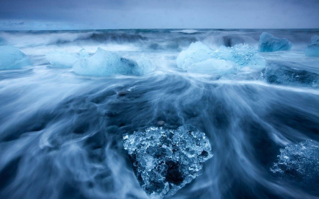 Oceanske vode mijenjaju boju i guraju morski život na stupove