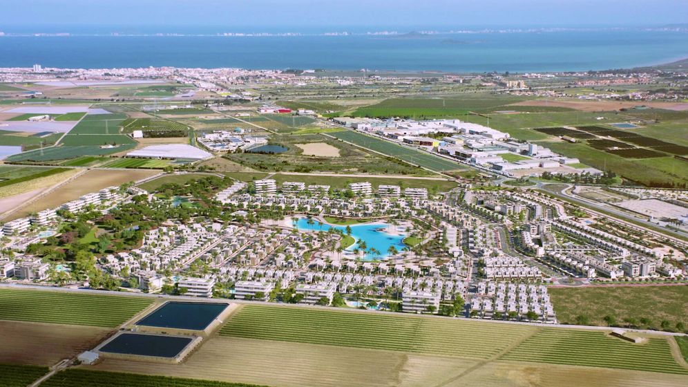 Izgleda kao Karipski otoci, ali u Španjolskoj je: najveći bazen u Europi s površinom od preko 15 000 m² i kristalno čistom vodom.