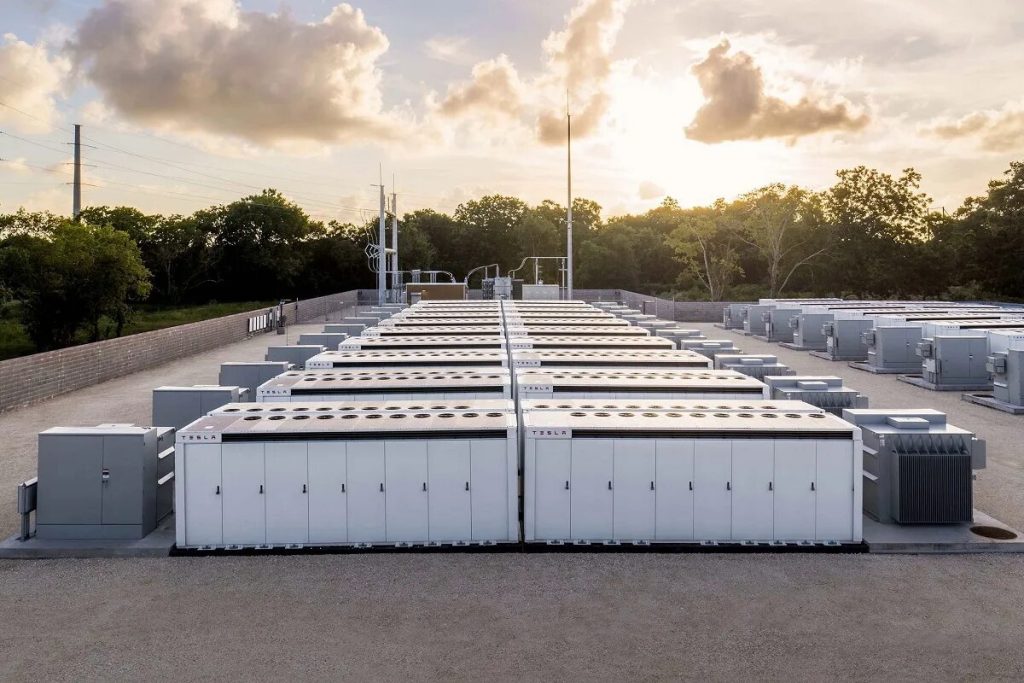 Kina će platiti Teslu 557 000 000 000 Dolárov, NIE za pravljenje stipendije Viac Elektroma.
