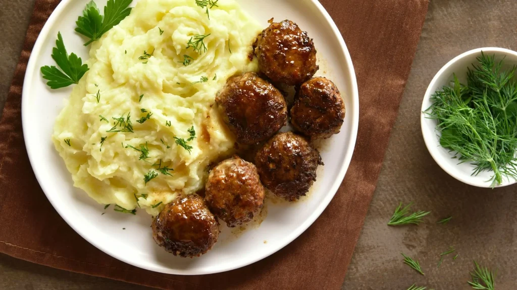 Uvijek dodajem 1 žlicu punjenim mesnim okruglicama. Vrlo su ukusni i sočni s ovim sastojkom.