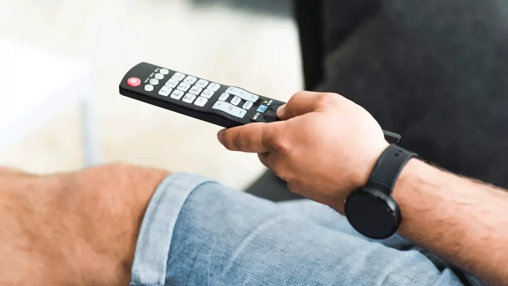 Kabelska veza s Internetom za pametni TV je stabilnija, ali postoji nekoliko razloga zbog kojih se više volim povezati putem Wi-Fi-ja.