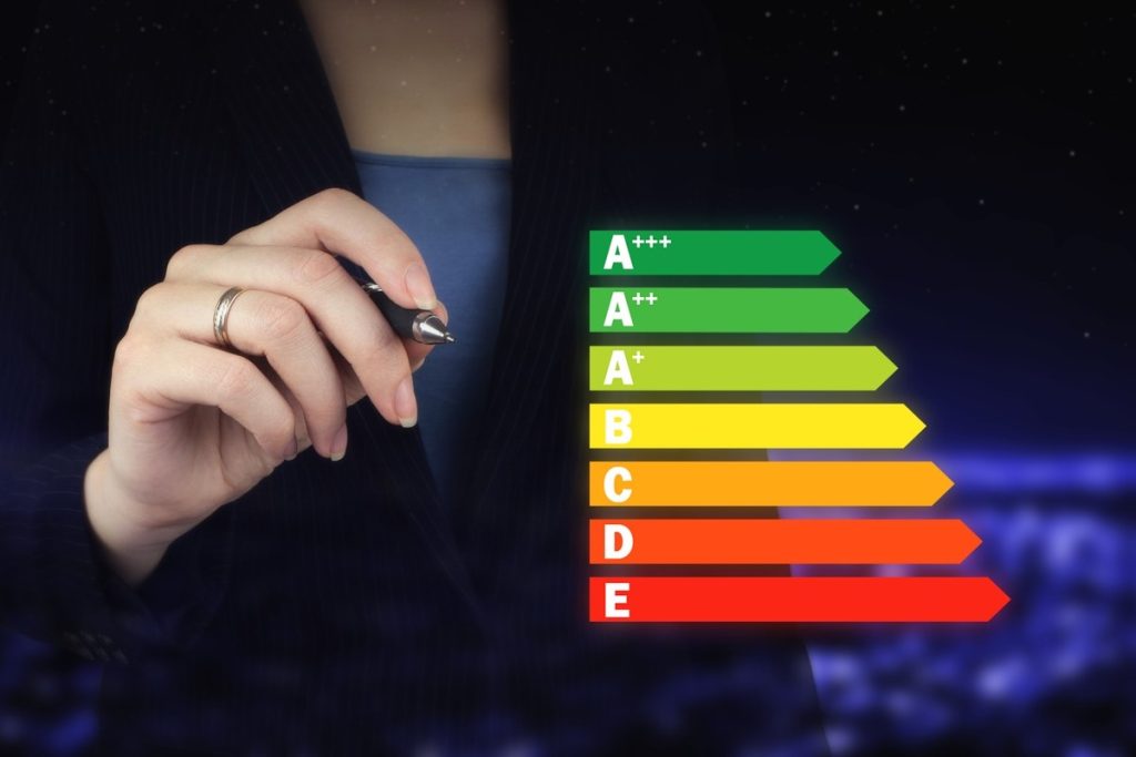 Nove energetske naljepnice na mobilnim telefonima: što je to, što oni znače i koje uređaje izgledaju