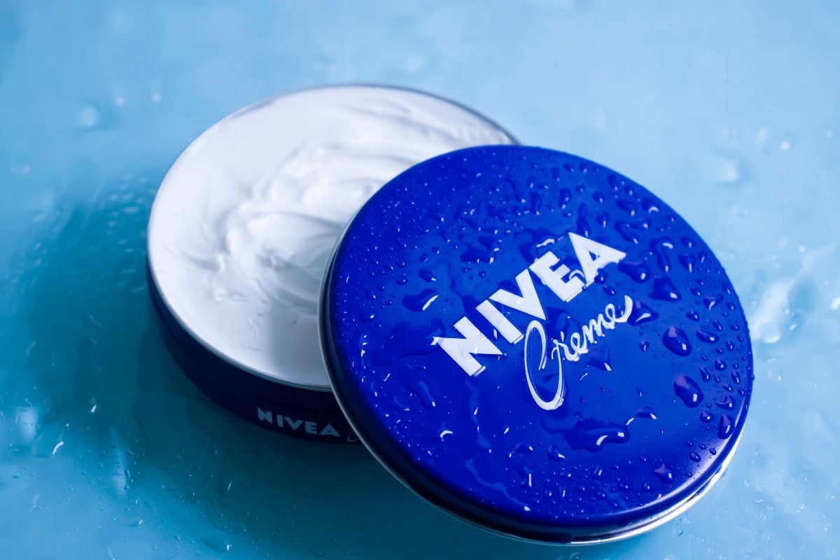 Nivea i žlica: jednostavan trik koji je osvojio Španjolsku za uklanjanje bora i pigmentnih mjesta