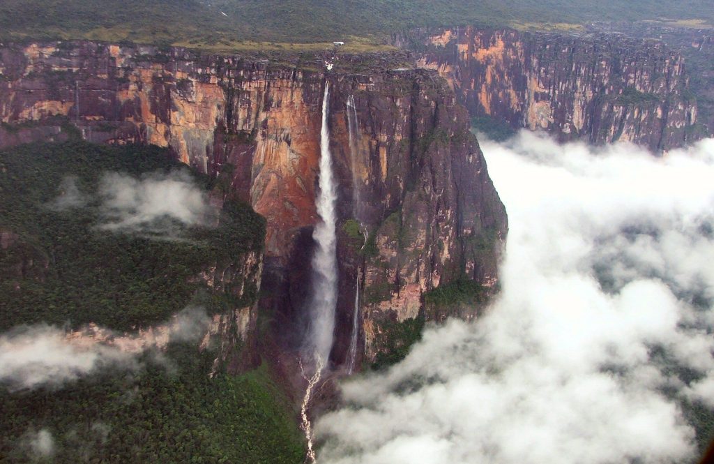 Ni Angel Salto ni Iguazu: Pronađite vodopad u svijetu nie je taj koji vam je rekao u školi u školi