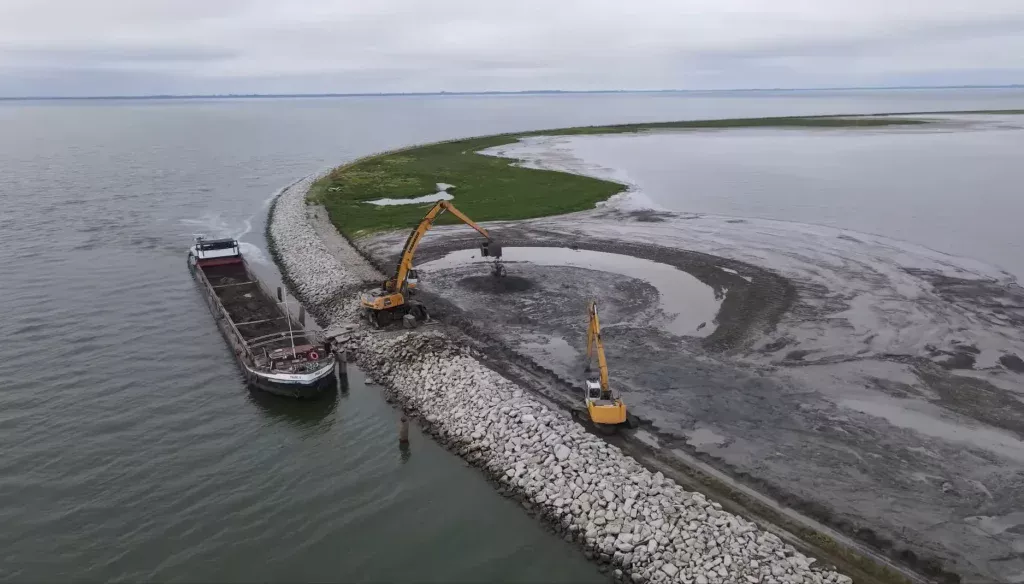 Estski Rastie Island svaki dan. Poolska stječe novi pôdu