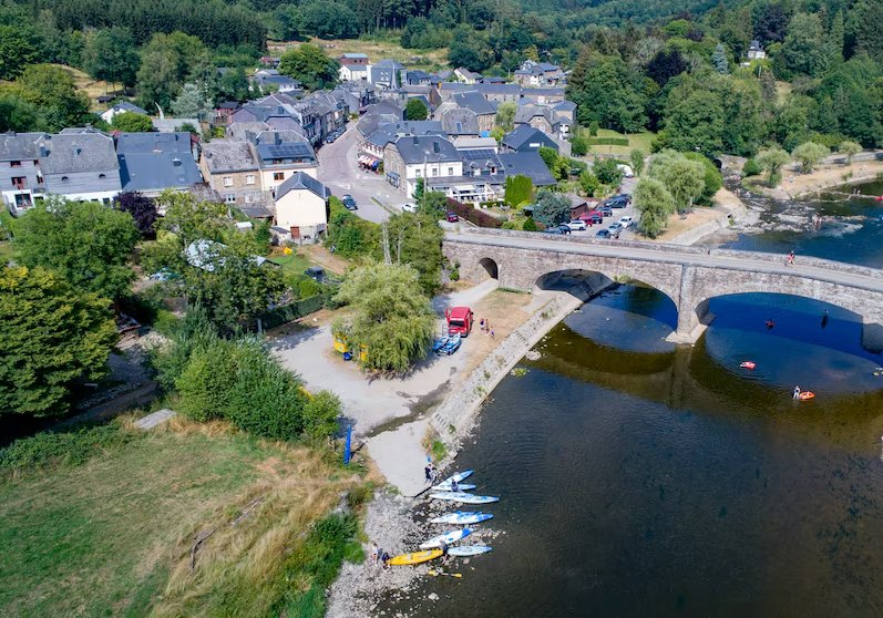 Prekrasan belgijski mestečko, jedan od skrivenih bisera eura: planinski krajolik okružen pješačkim stazama