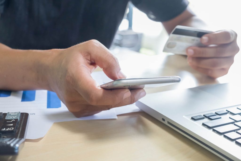 Paypal zamrzava peniaz zo sve -banke račune da bi koristio ovo ograničenje