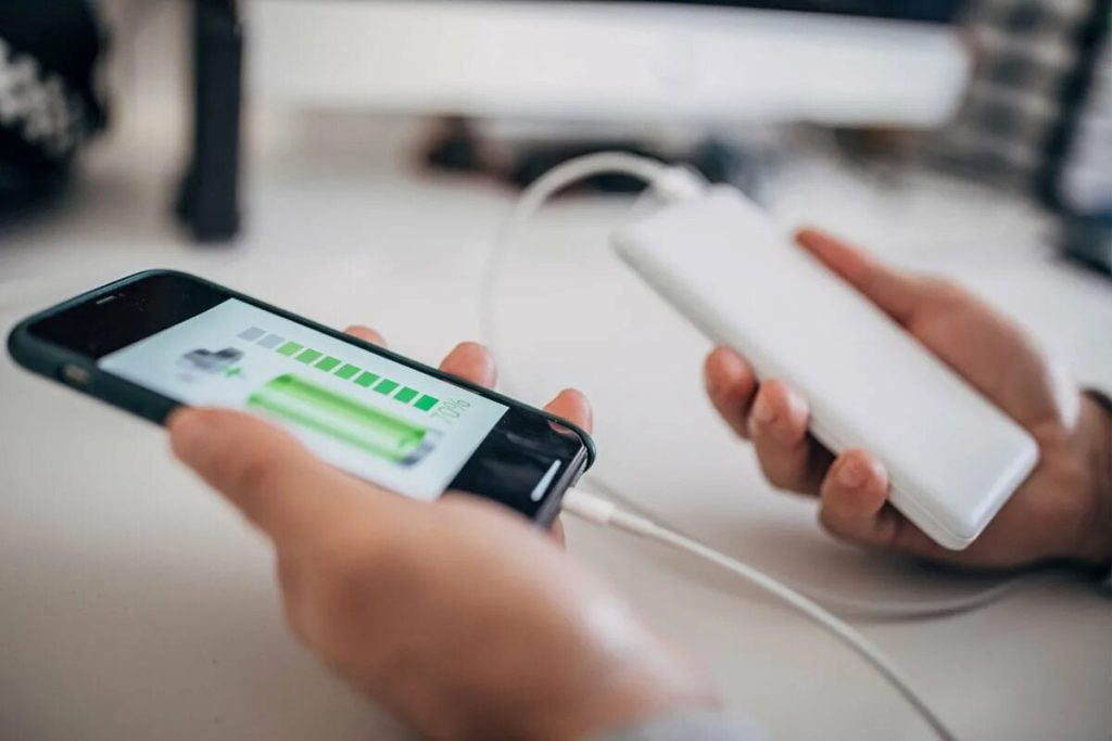 Ispravan i siguran mobilni mobilni telefon na javnom MEESTACH i sprječava posao Hesiel Cudzi