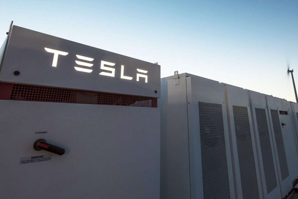 Kina će platiti Teslu 557 000 000 000 Dolárov, NIE za pravljenje stipendije Viac Elektroma.